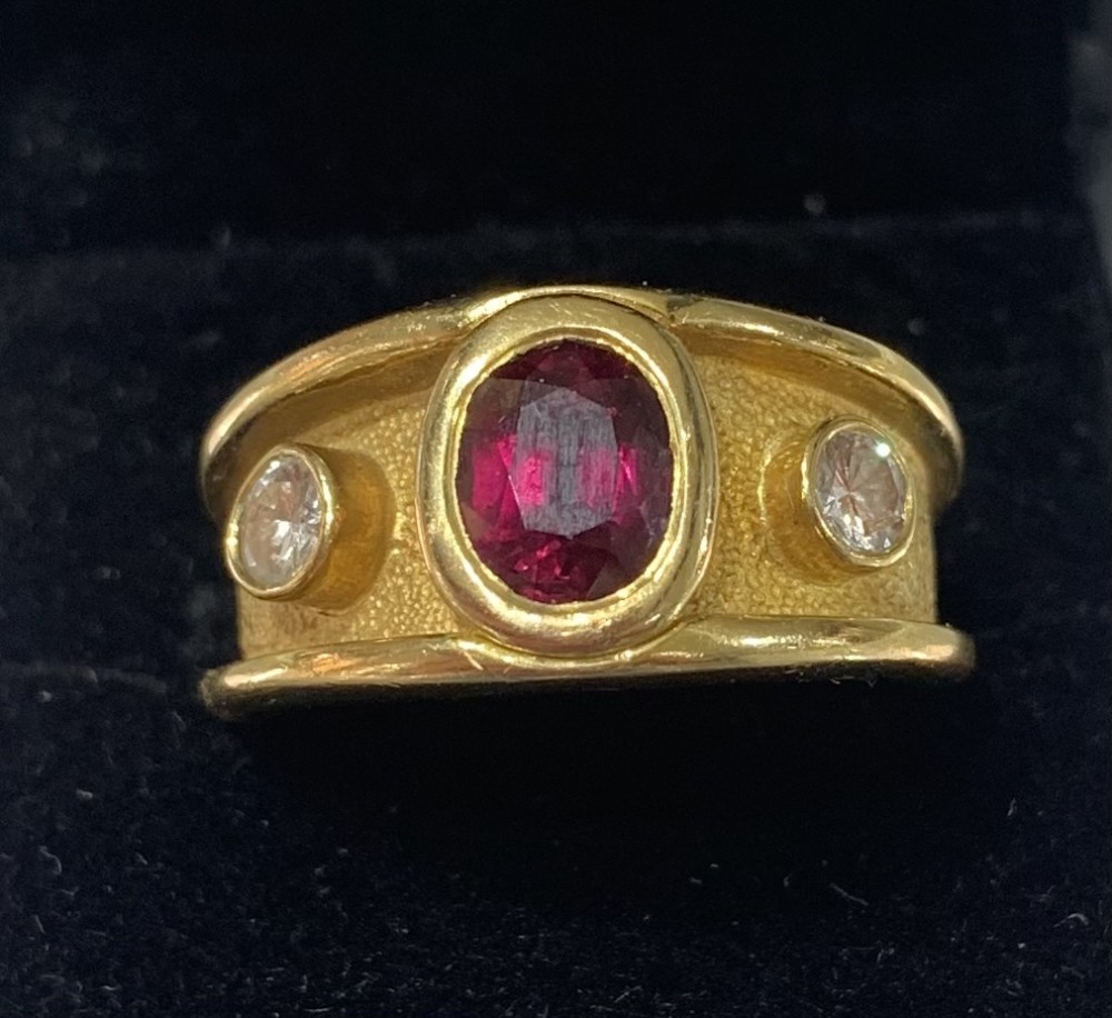striking ruby diamond 18ct gold tapered ring size r